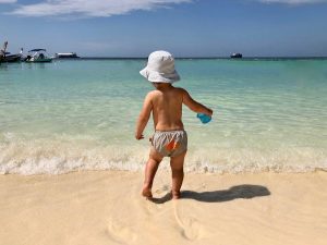 Entspannt reisen mit Kleinkind Tipp Schwimmwindel