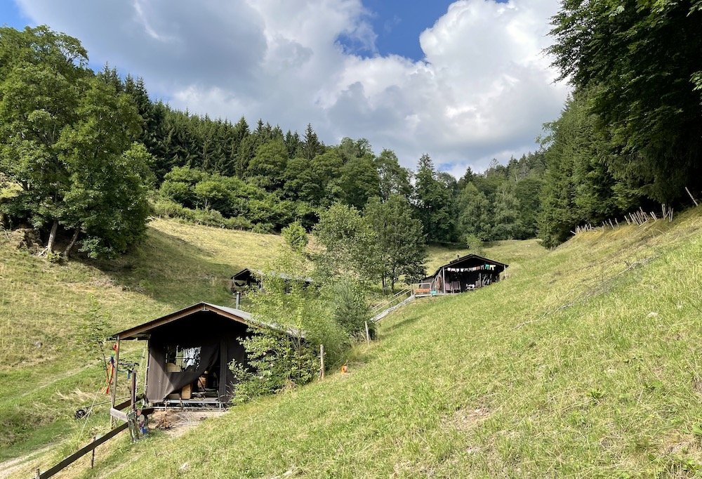 Urlaub auf dem Bauernhof im Schwarzwald Zelthütte