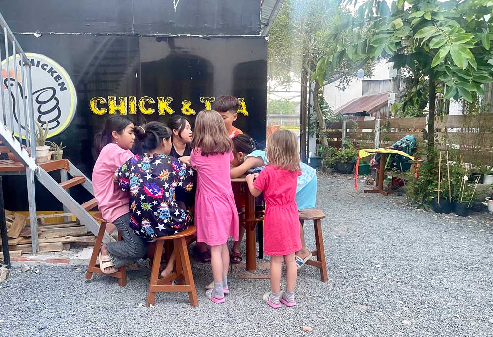 Kinder finden schnell Anschluss in Ietnam