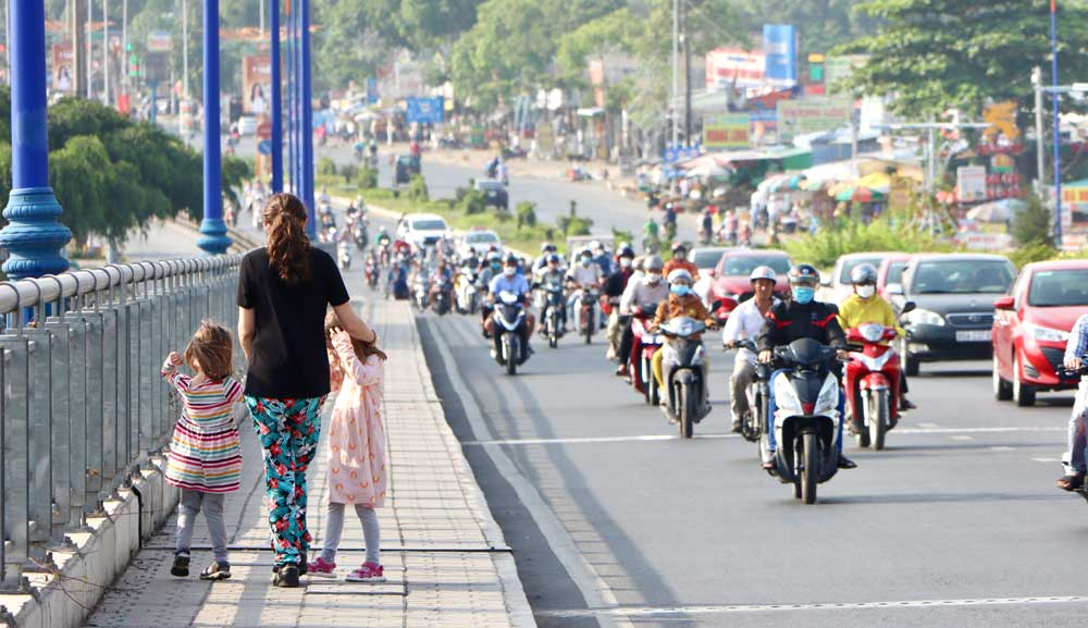 Der Verkehr in Städten in Vietnam ist turbulent